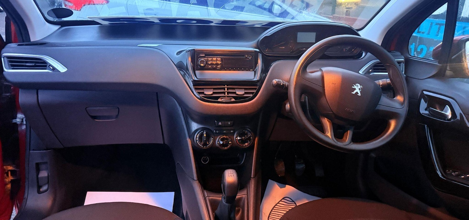 Used Peugeot 208 2013 for sale - 76484934: Photo 15