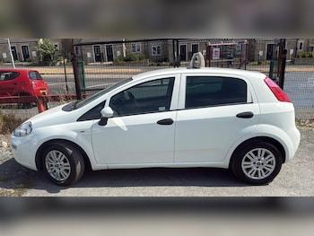 Used Fiat Punto 2015 for sale - 79520598: Photo