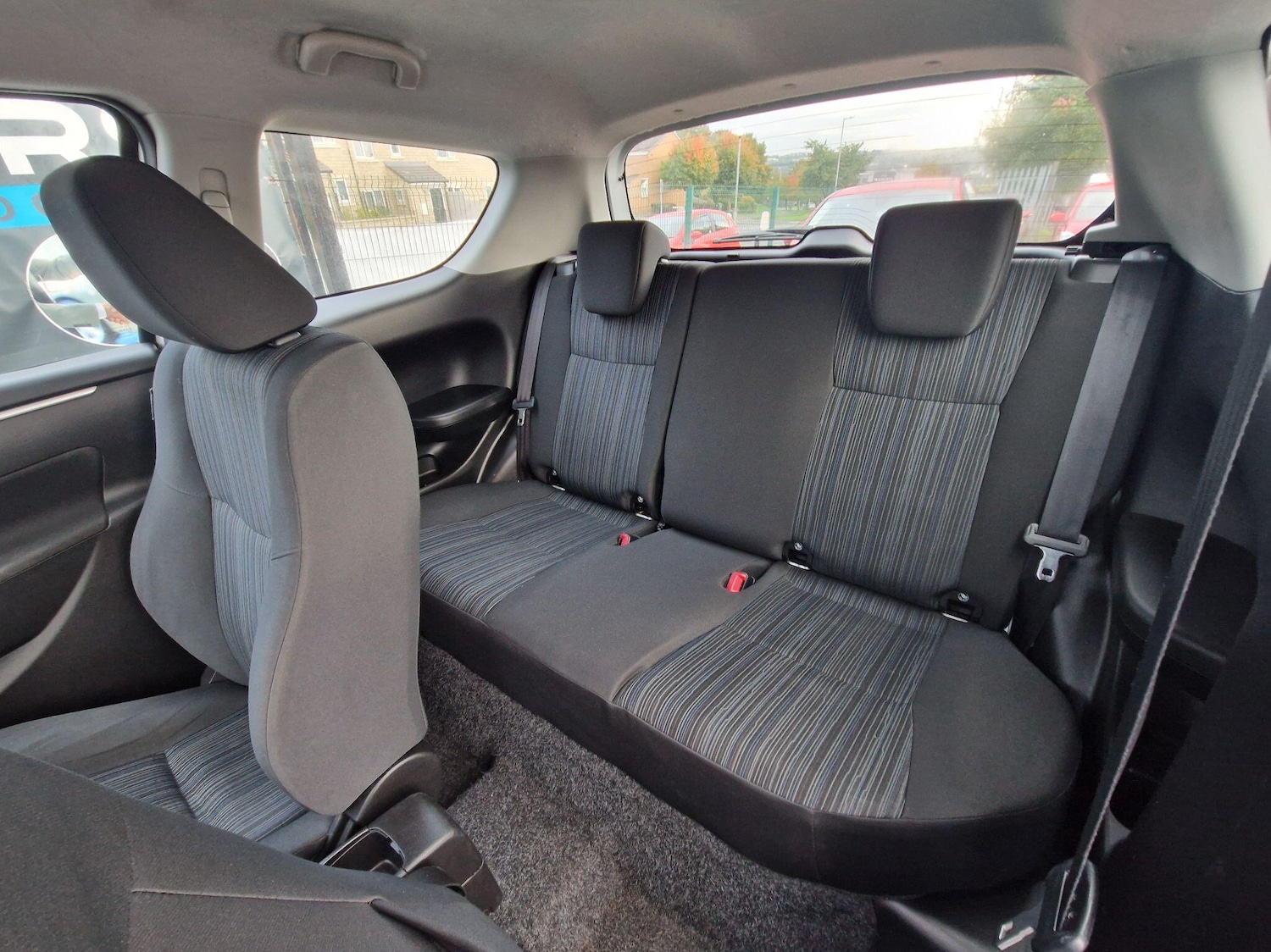 Used Suzuki Swift 2015 for sale - 76151577: Photo 10