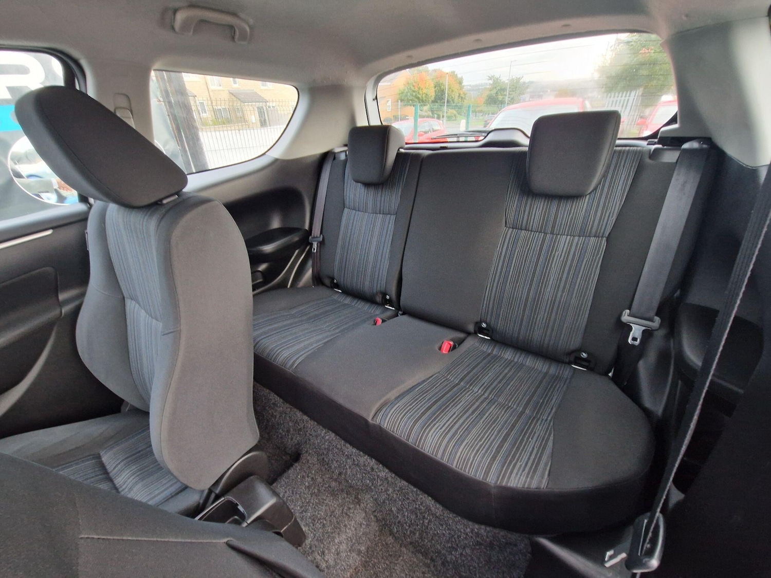 Used Suzuki Swift 2015 for sale - 76151577: Photo 12