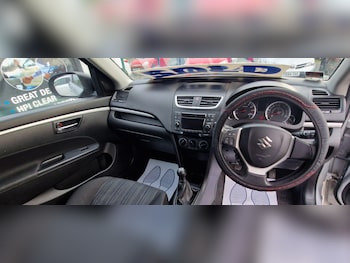 Used Suzuki Swift 2015 for sale - 76151577: Photo 2