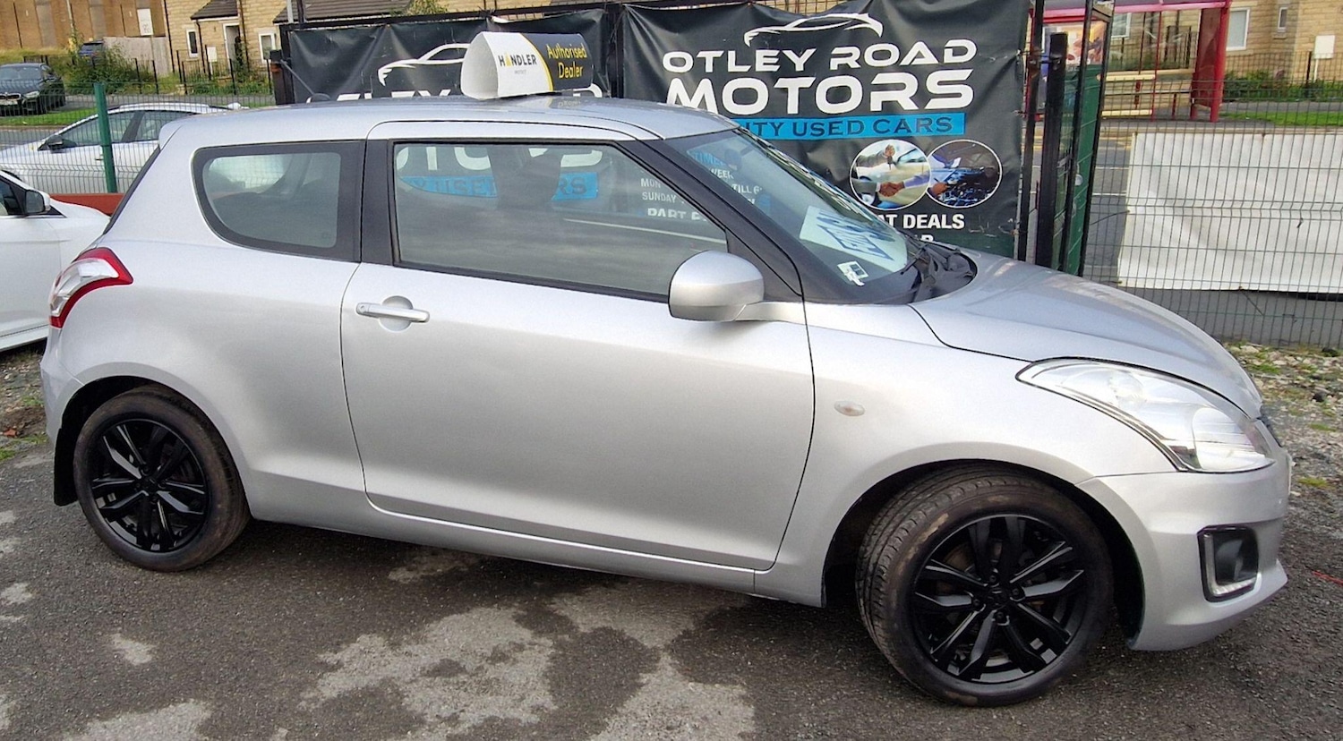 Used Suzuki Swift 2015 for sale - 76151577: Photo 44