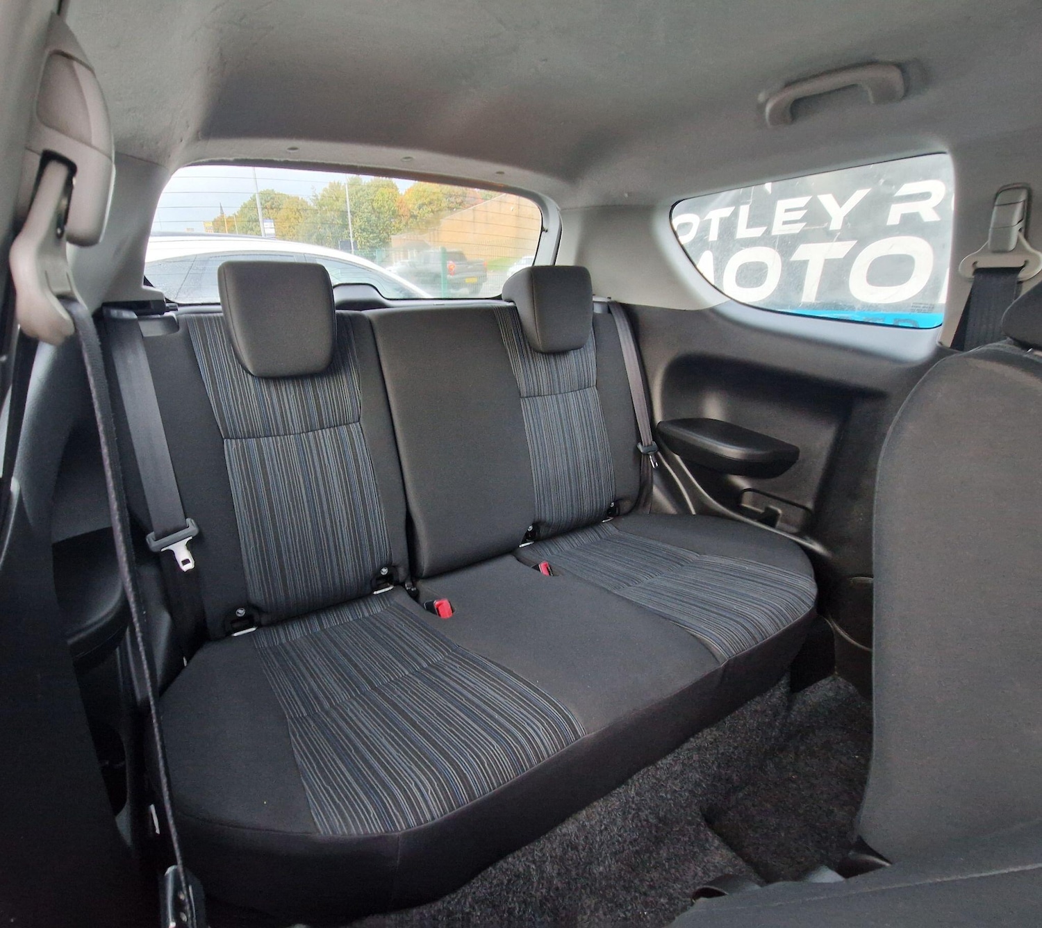 Used Suzuki Swift 2015 for sale - 76151577: Photo 9