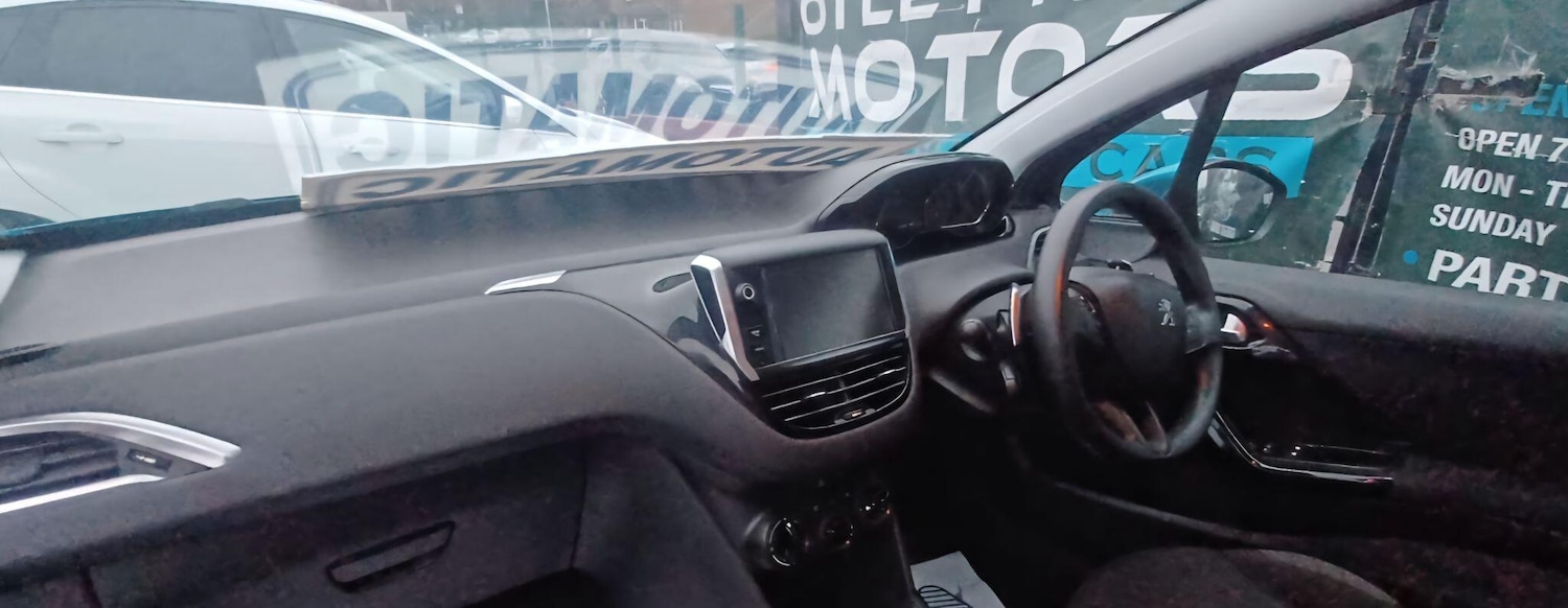 Used Peugeot 208 2012 for sale - 76370168: Photo 17