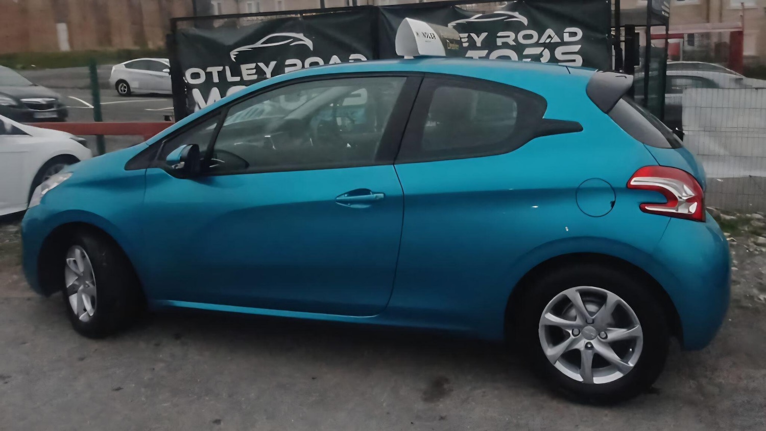 Used Peugeot 208 2012 for sale - 76370168: Photo 30