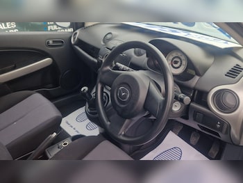 Used Mazda Mazda2 2010 for sale - 76549959: Photo