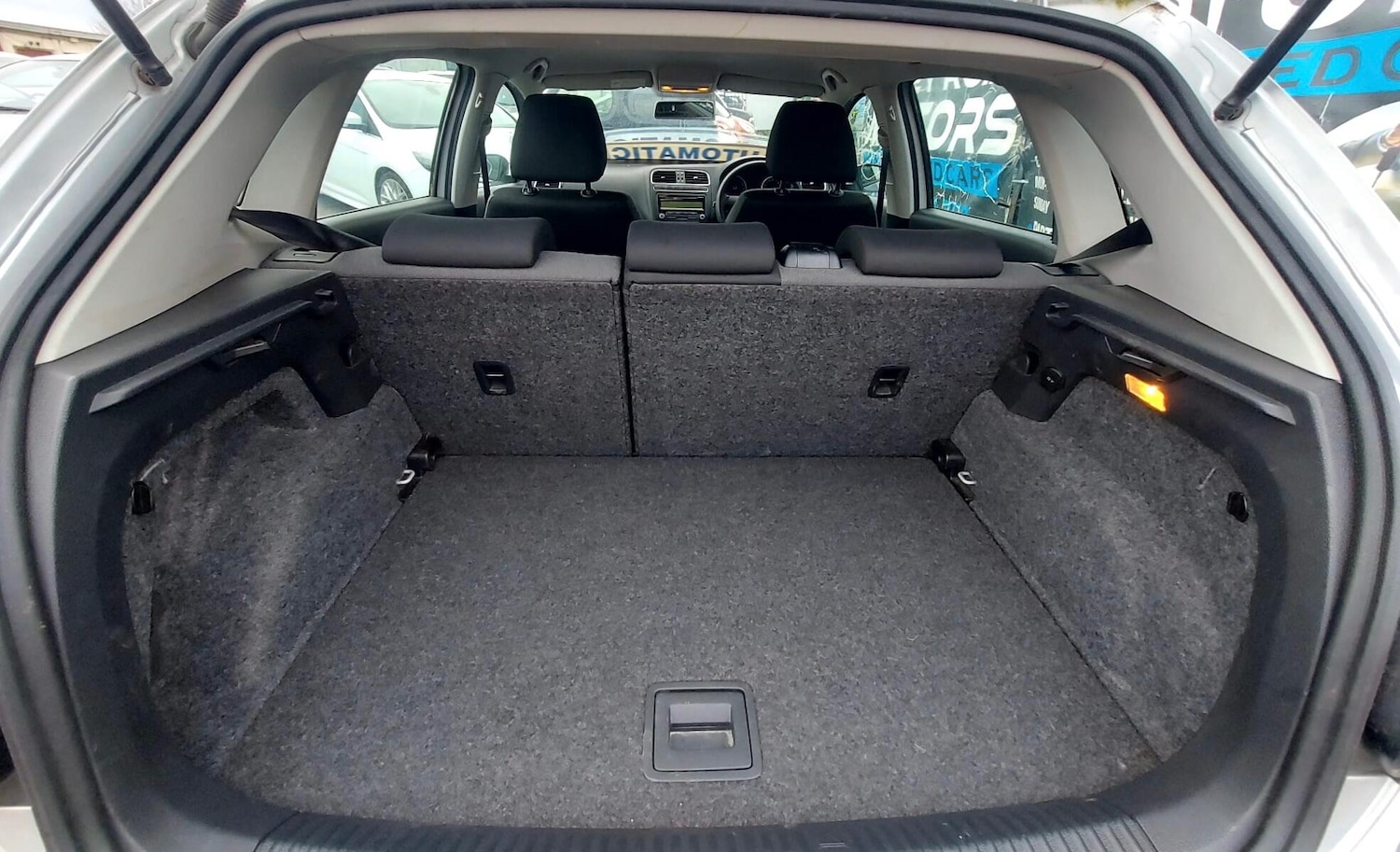 Used Volkswagen Polo 2009 for sale - 78047880: Photo 42