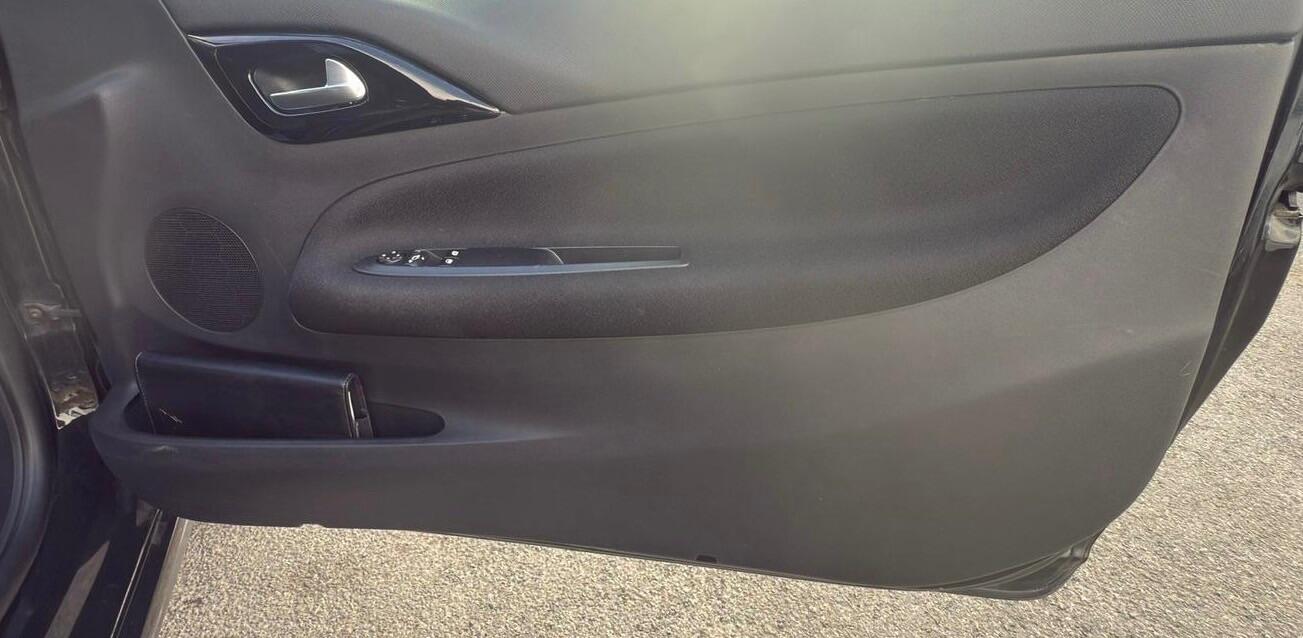 Used Citroen DS3 2013 for sale - 77892110: Photo 37