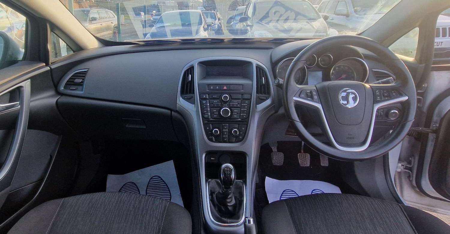 Used Vauxhall Astra GTC 2013 for sale - 76753115: Photo 2