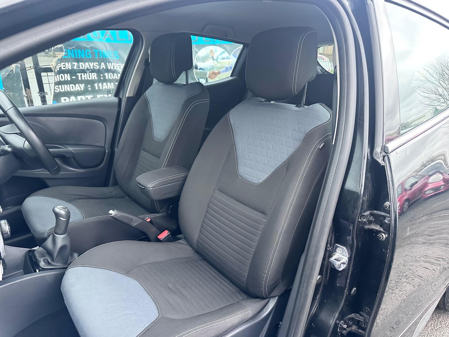 Used Renault Clio for sale - 77753064: Photo 32