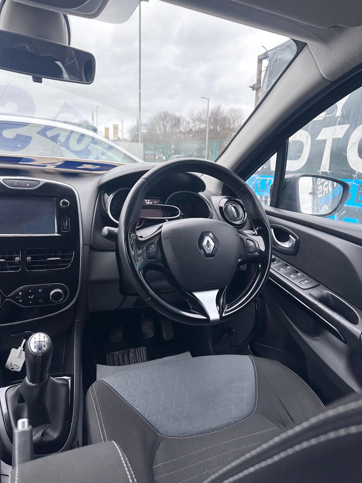 Used Renault Clio for sale - 77753064: Photo 35