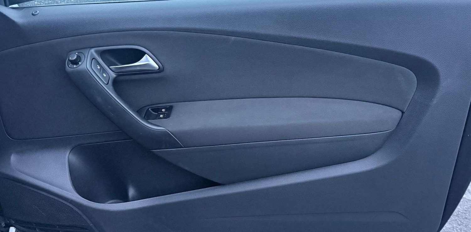 Used Volkswagen Polo 2011 for sale - 76633205: Photo 17