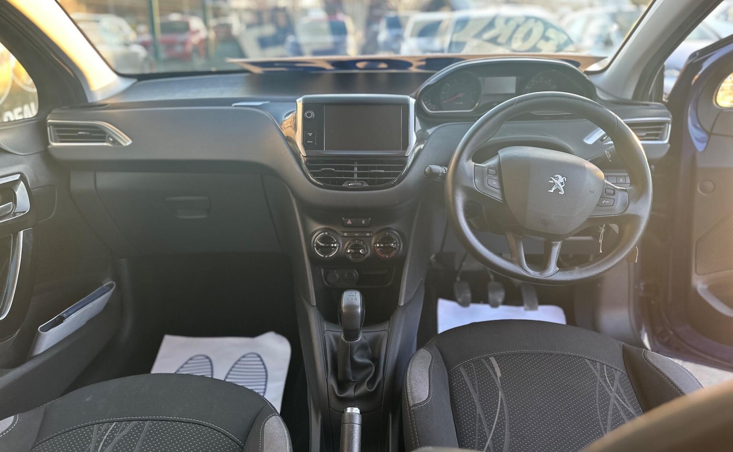 Used Peugeot 208 2014 for sale - 77229693: Photo 3