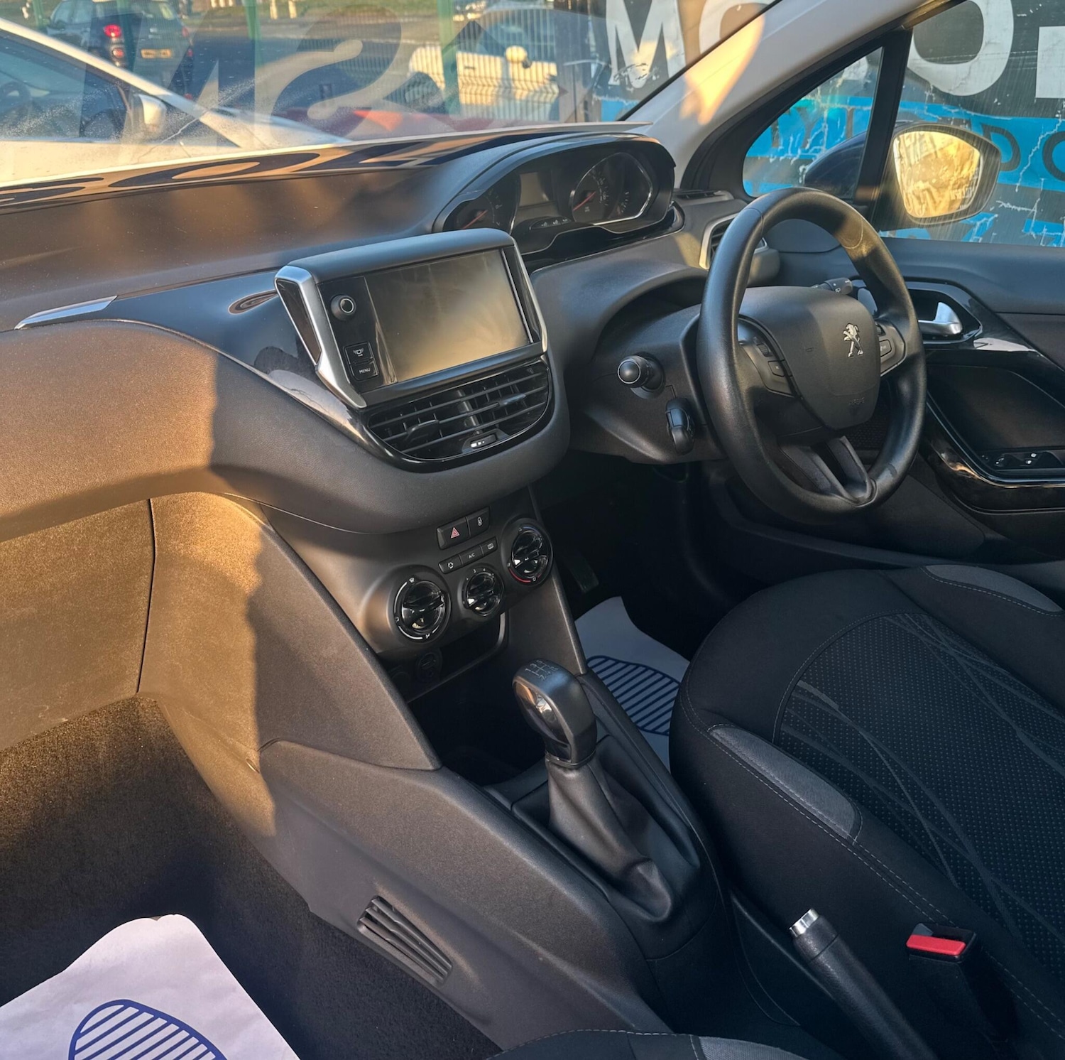 Used Peugeot 208 2014 for sale - 77229693: Photo 39