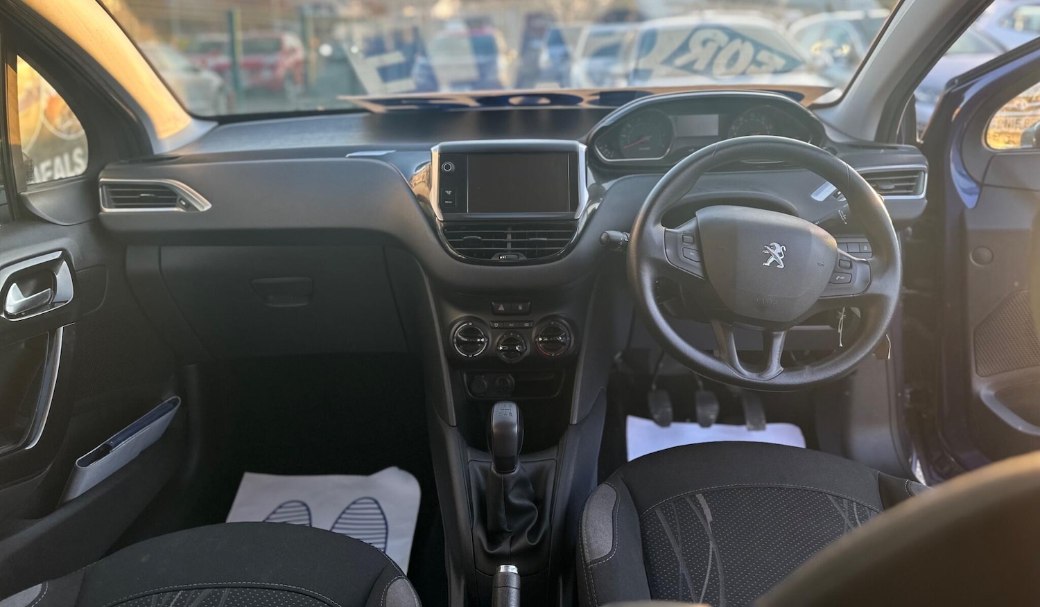 Used Peugeot 208 2014 for sale - 77229693: Photo 4