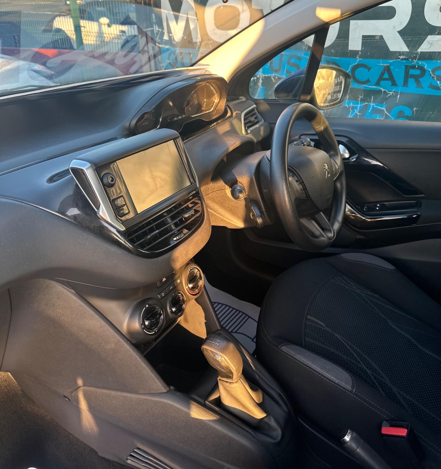 Used Peugeot 208 2014 for sale - 77229693: Photo 40