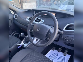 Used Renault Grand Scenic 2010 for sale - 78417432: Photo