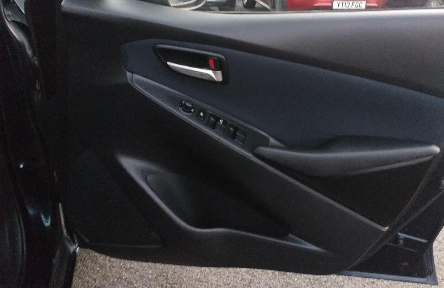 Used Mazda Mazda2 2015 for sale - 77120696: Photo 35