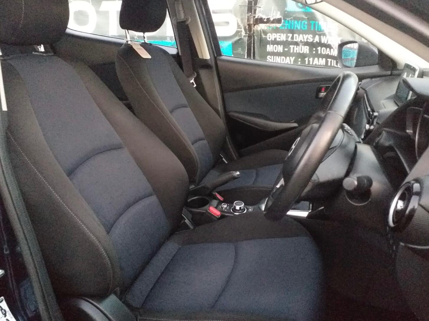 Used Mazda Mazda2 2015 for sale - 77120696: Photo 6