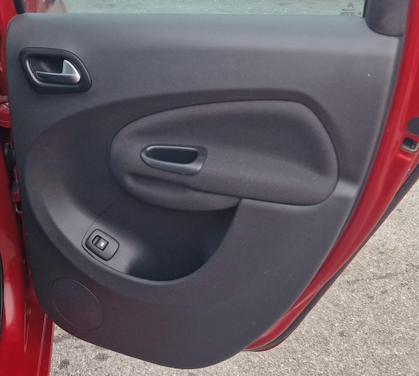 Used Citroen C3 Picasso 2017 for sale - 76325954: Photo 27