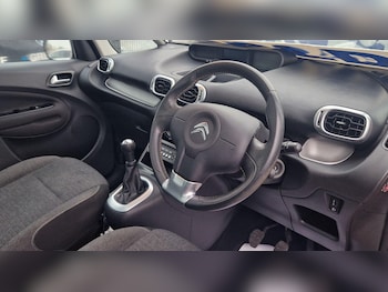 Used Citroen C3 Picasso 2017 for sale - 76325954: Photo