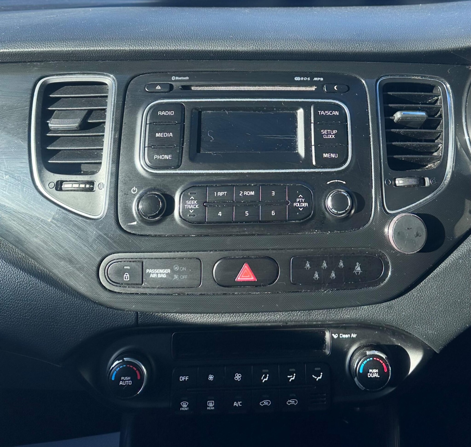 Used Kia Carens 2014 for sale - 77752895: Photo 58