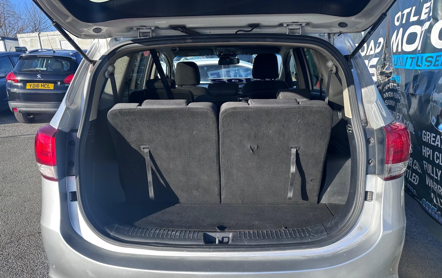 Used Kia Carens 2014 for sale - 77752895: Photo 60