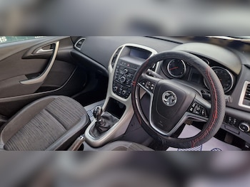 Used Vauxhall Astra 2014 for sale - 76179897: Photo 2