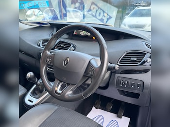 Used Renault Scenic 2014 for sale - 79008057: Photo