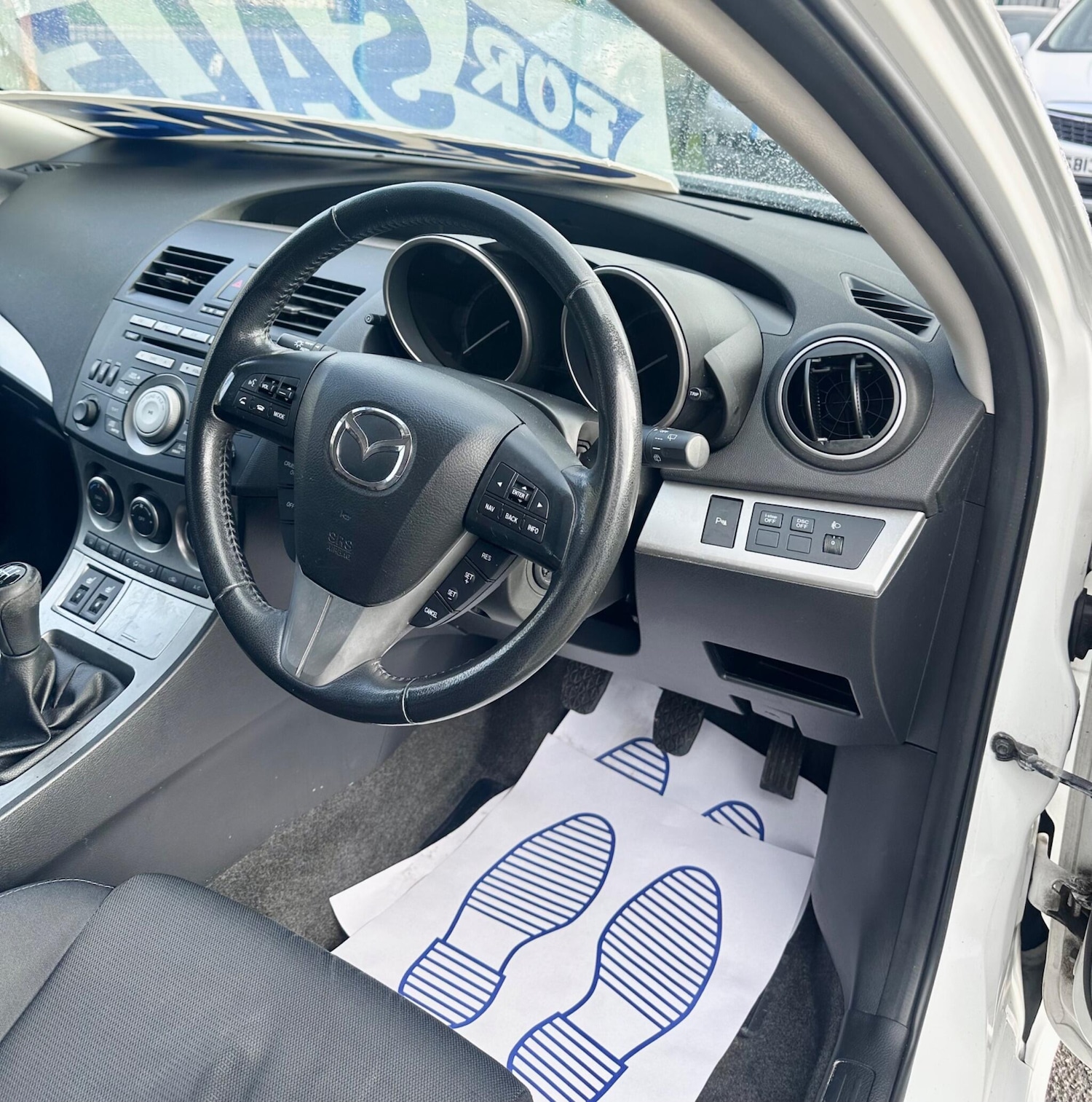 Used Mazda Mazda3 2011 for sale - 78220090: Photo 2