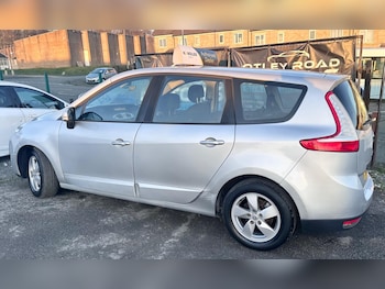 Used Renault Grand Scenic 2010 for sale - 77705361: Photo