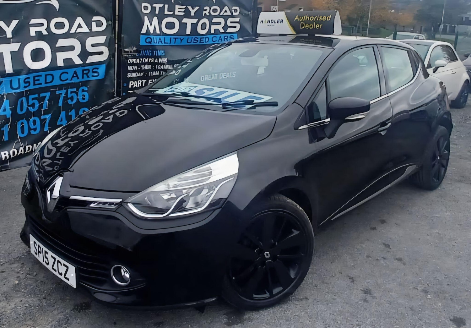 Used Renault Clio 2015 for sale - 76953424: Photo 1