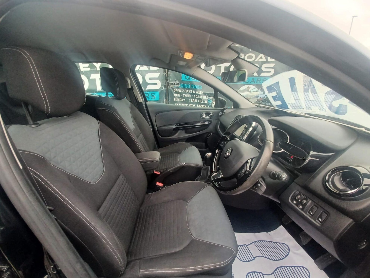 Used Renault Clio 2015 for sale - 76953424: Photo 12