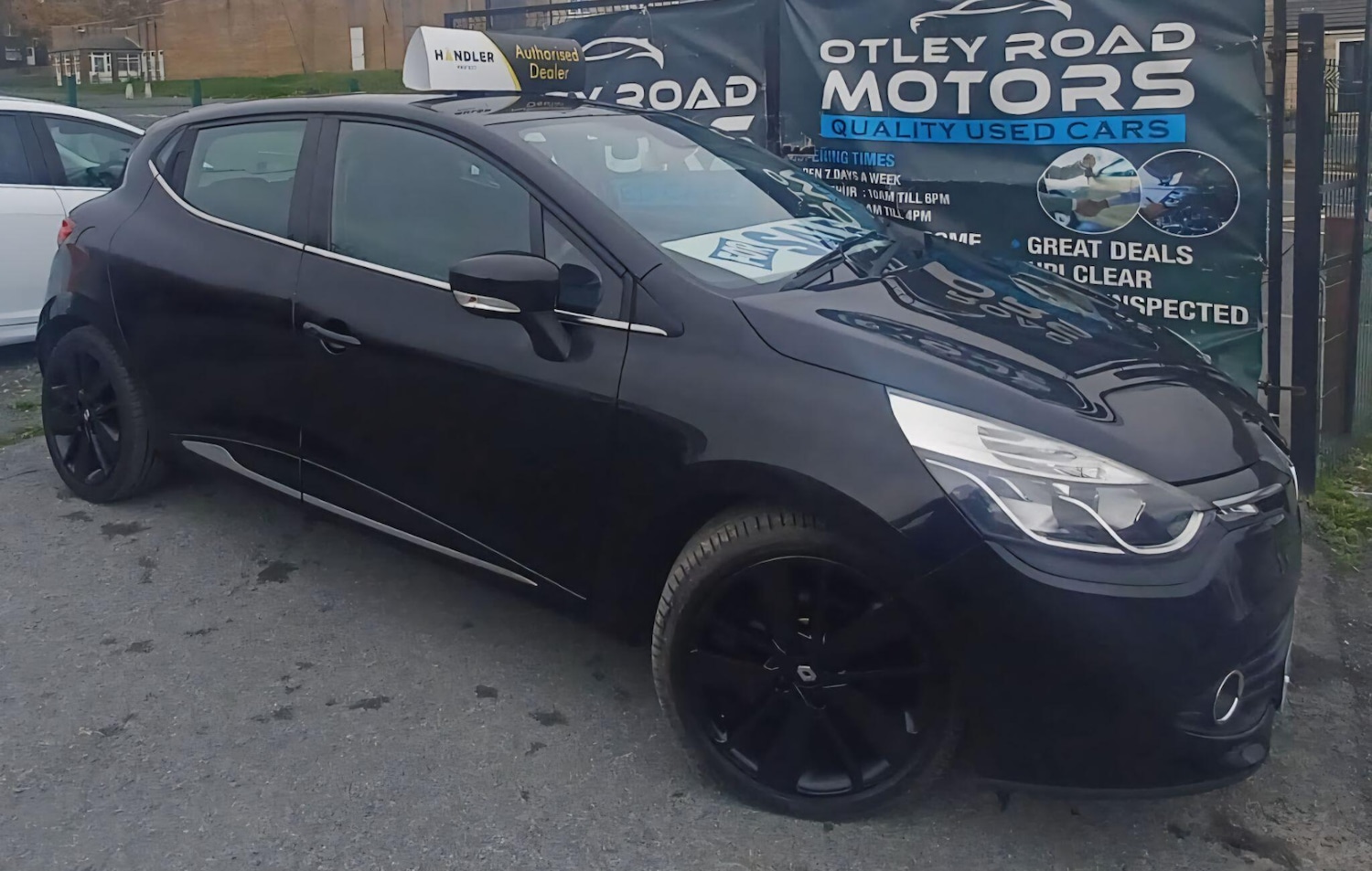 Used Renault Clio 2015 for sale - 76953424: Photo 20