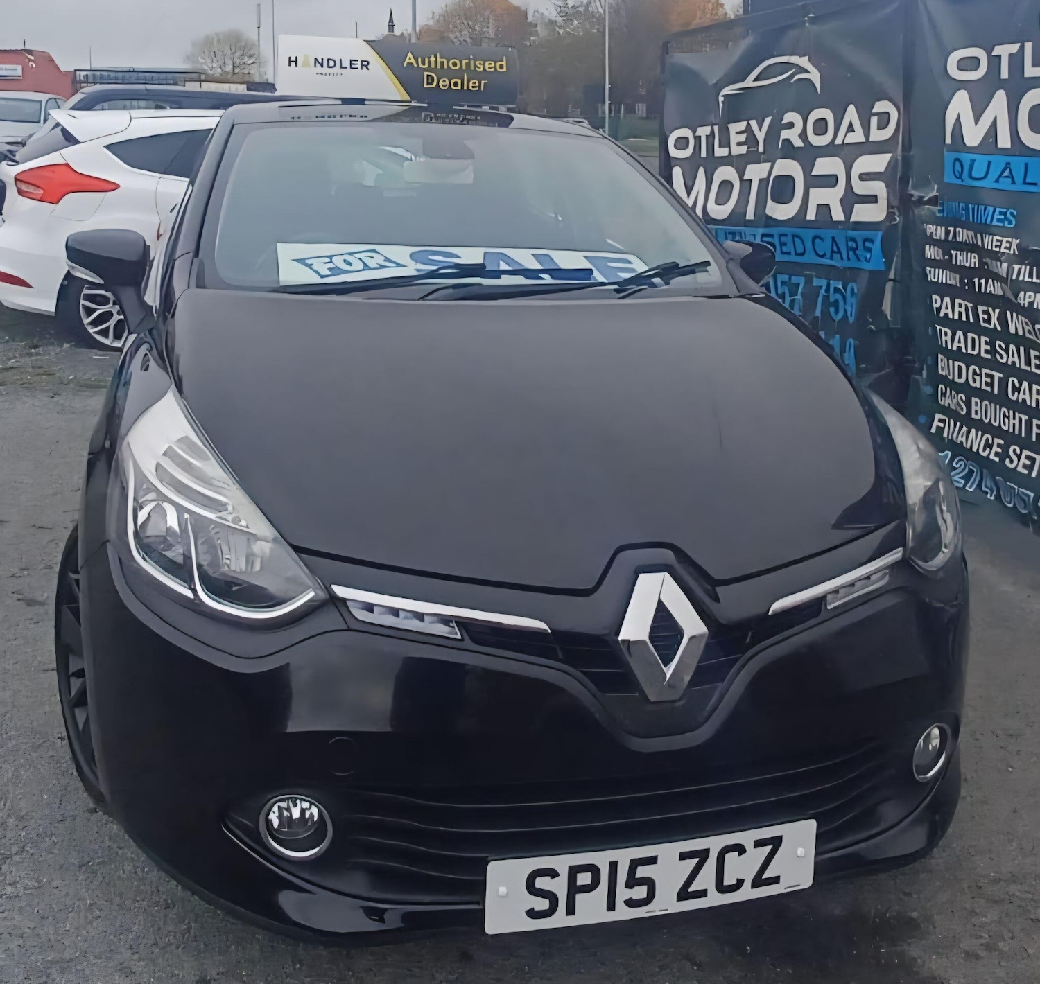 Used Renault Clio 2015 for sale - 76953424: Photo 24