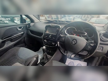 Used Renault Clio 2015 for sale - 76953424: Photo