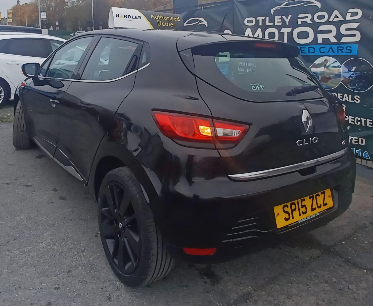 Used Renault Clio 2015 for sale - 76953424: Photo 31