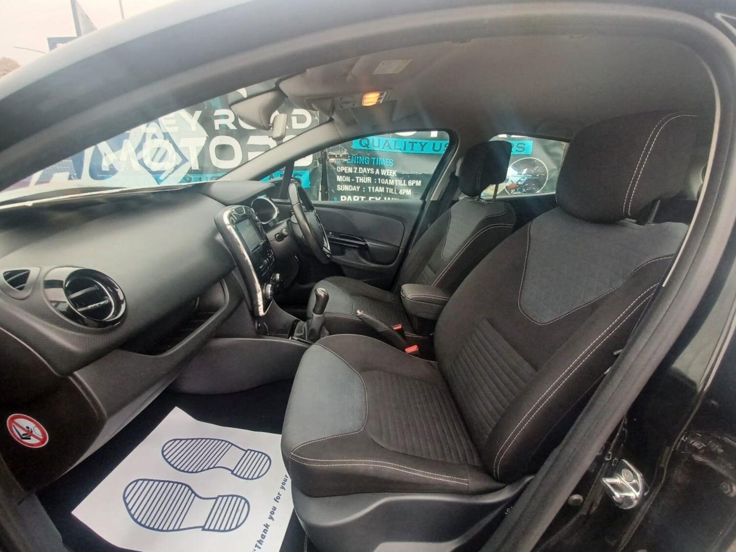 Used Renault Clio 2015 for sale - 76953424: Photo 8