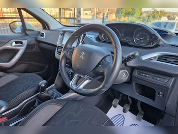 Used Peugeot 2008 2016 for sale - 78461175: Photo