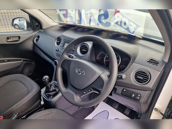 Used Hyundai i10 2018 for sale - 78471306: Photo