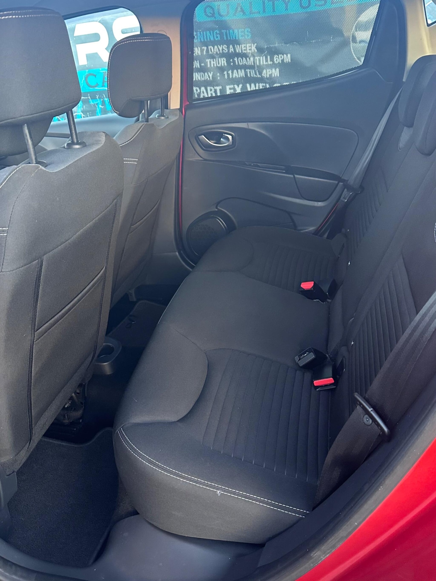 Used Renault Clio 2015 for sale - 76656962: Photo 11