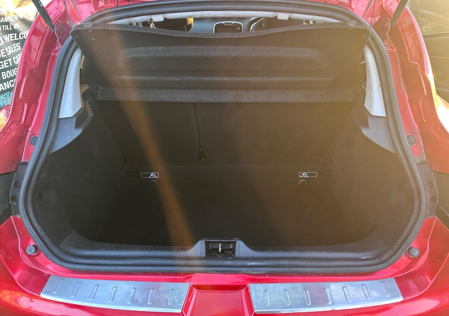 Used Renault Clio 2015 for sale - 76656962: Photo 15