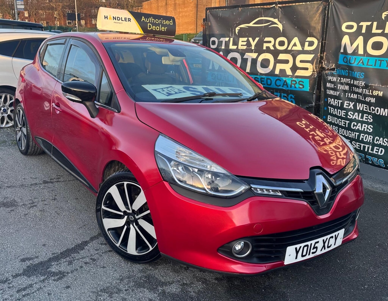 Used Renault Clio 2015 for sale - 76656962: Photo 3
