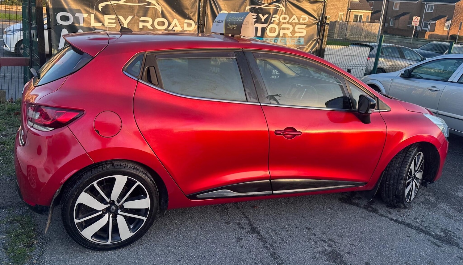 Used Renault Clio 2015 for sale - 76656962: Photo 33