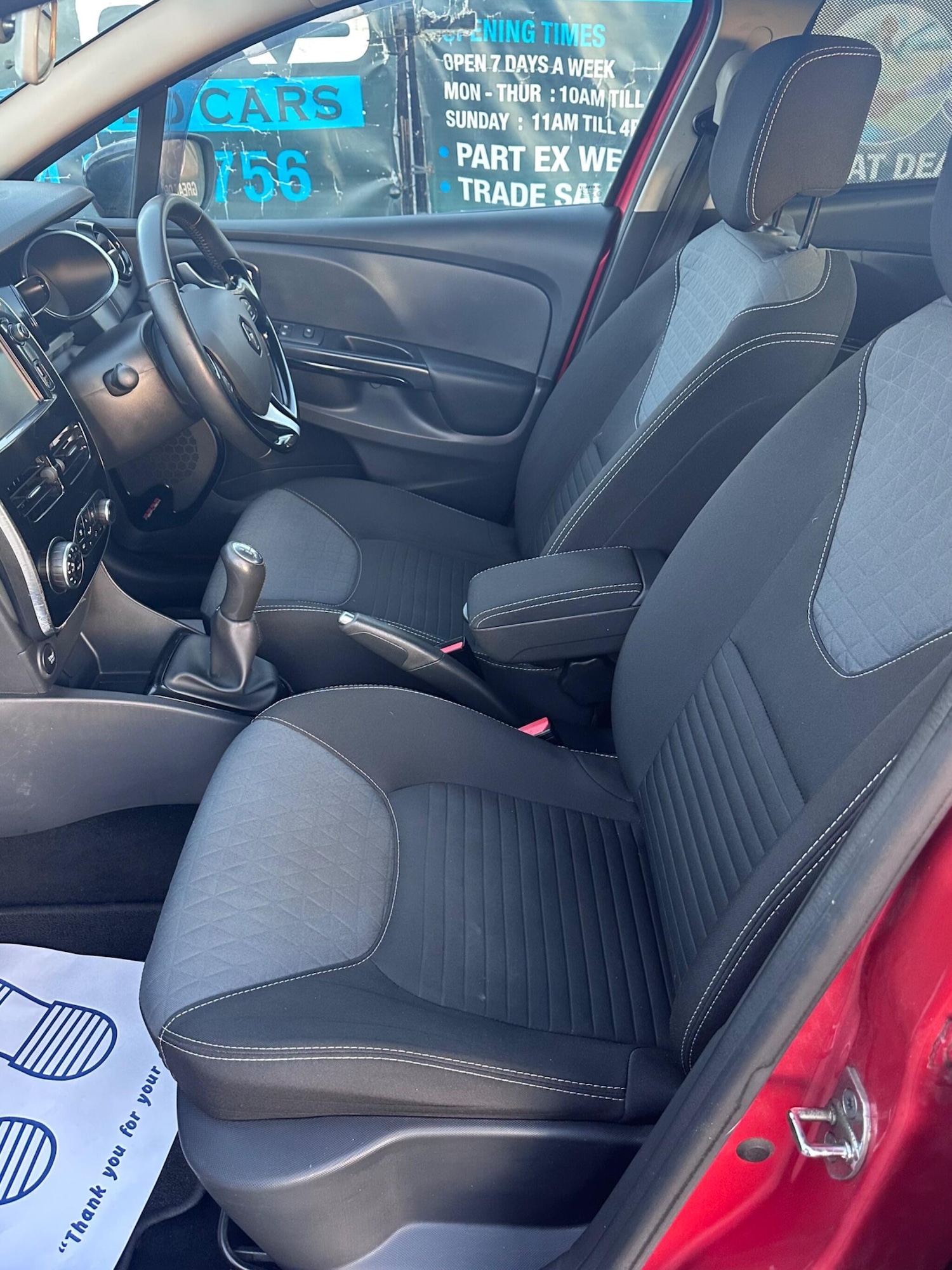 Used Renault Clio 2015 for sale - 76656962: Photo 8