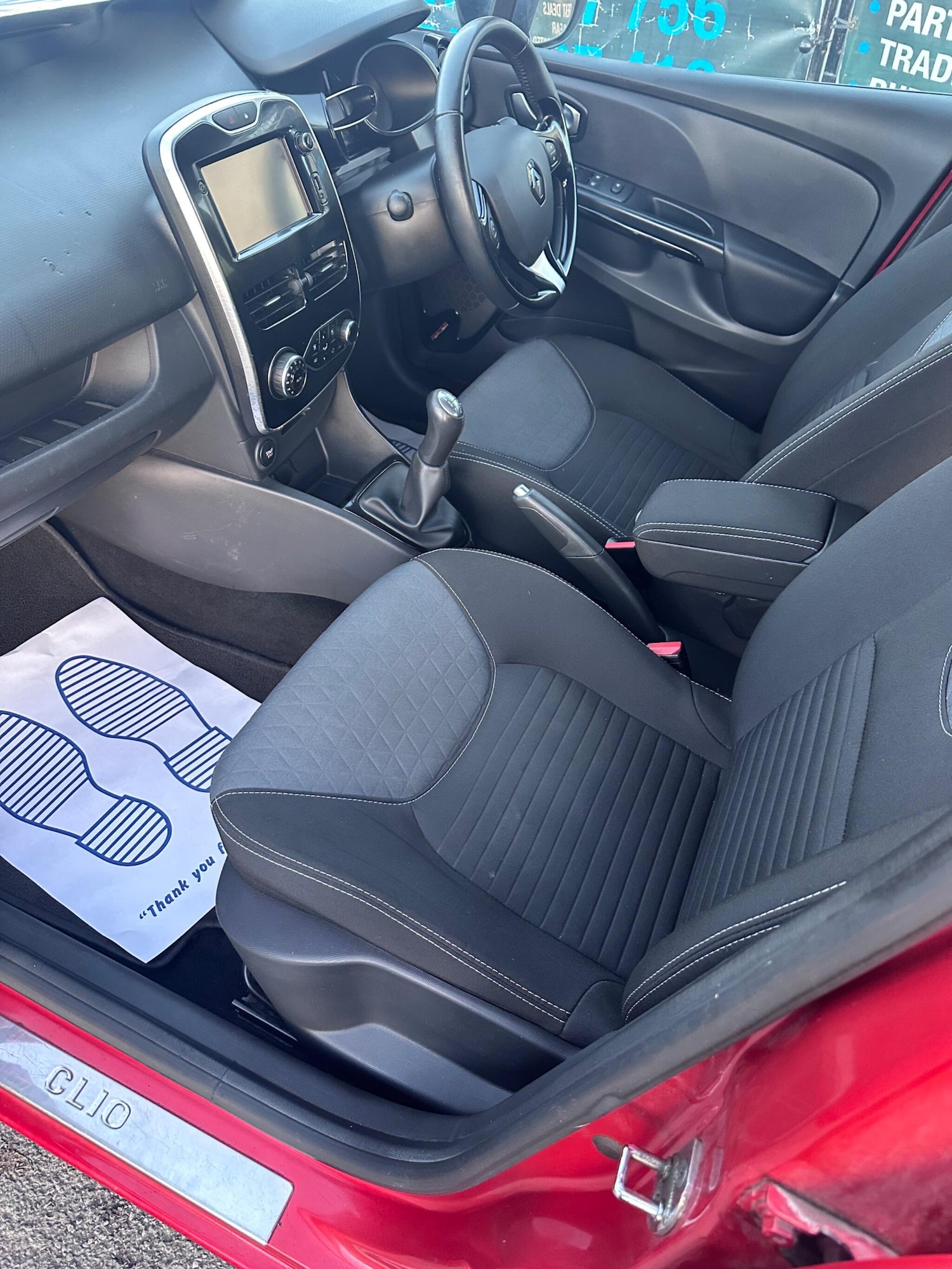 Used Renault Clio 2015 for sale - 76656962: Photo 9