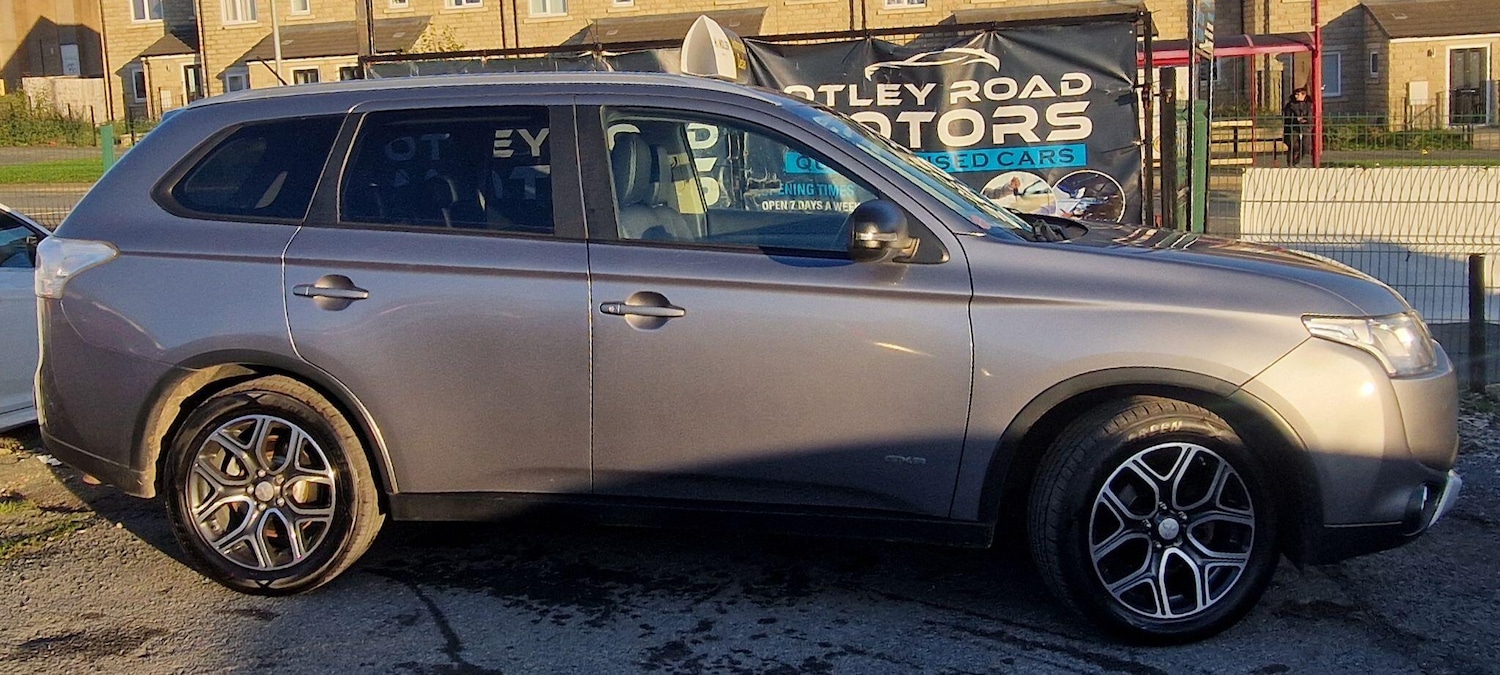 Used Mitsubishi Outlander 2014 for sale - 76671470: Photo 38