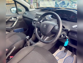 Used Peugeot 208 2013 for sale - 79544226: Photo