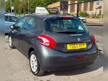 Used Peugeot 208 2013 for sale - 79544226: Photo