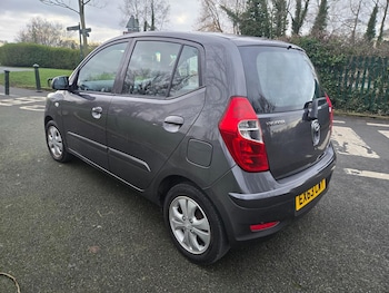 Used Hyundai i10 2013 for sale - 77493710: Photo